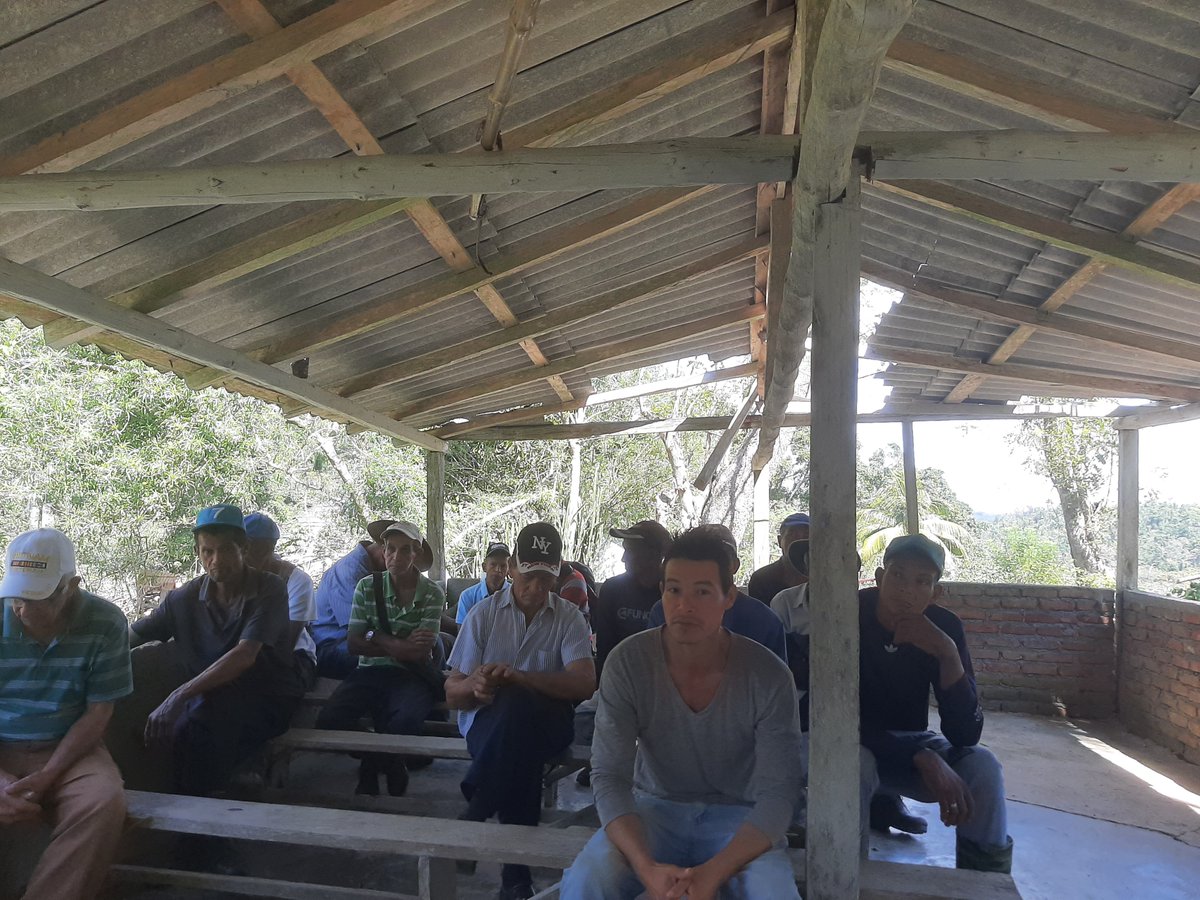 Se realiza con éxito la reunión de asociados de la CCS José Fernández de la Comunidad de Arroyón, lugar propicio de buen debate en la búsqueda de soluciones a los diferentes problemas.
#TercerFrente 
#SantiagodeCuba