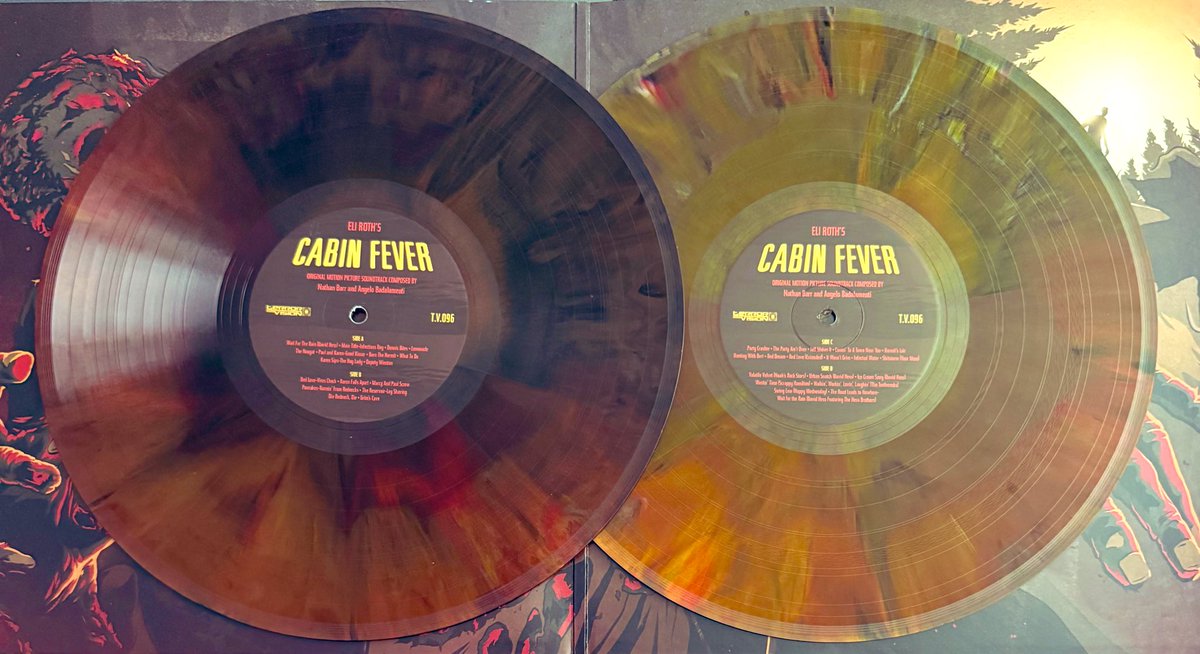 flying alien queen tweet media