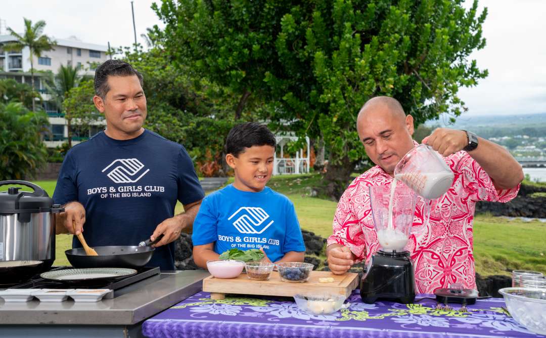 cookinghawaiian's tweet image. Afterschool Smoothie 🍌🫐🥤 — creamy, healthy, and ready in minutes! Perfect for an afternoon boost. 

Recipe: cookinghawaiianstyle.com/chad-auloa-cab…

#smoothie #healthyfood #healthydrinks #wellness #nutrition #healthylifestyle #cookinghawaiianstyle #cookinghawaiian