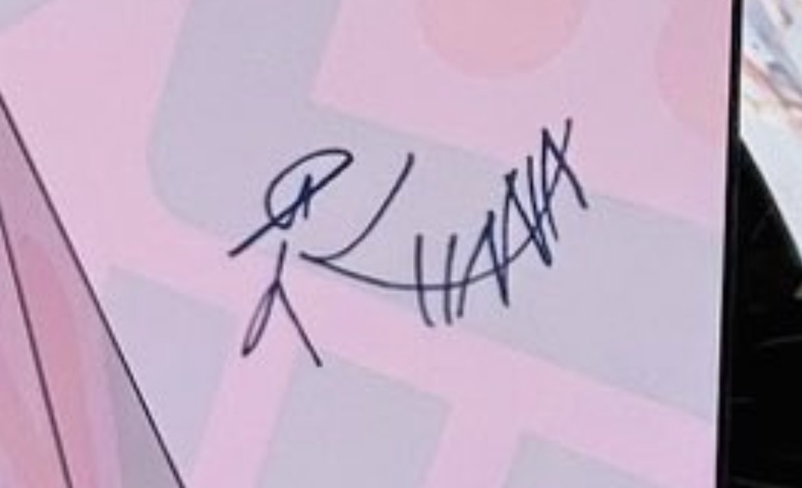 サインもある~~~~~~~~~~~❣️