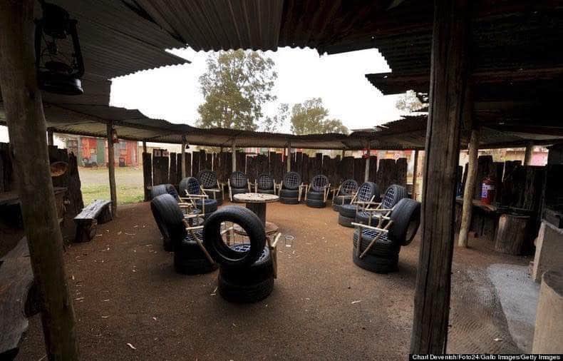 AdvoBarryRoux's tweet photo. Shanty Town hotel in Bloemfontein, South Africa. it's a fake slum themed resort designed for wealthy tourists to experience “poverty “life. https://t.co/zaGAOH9e0d