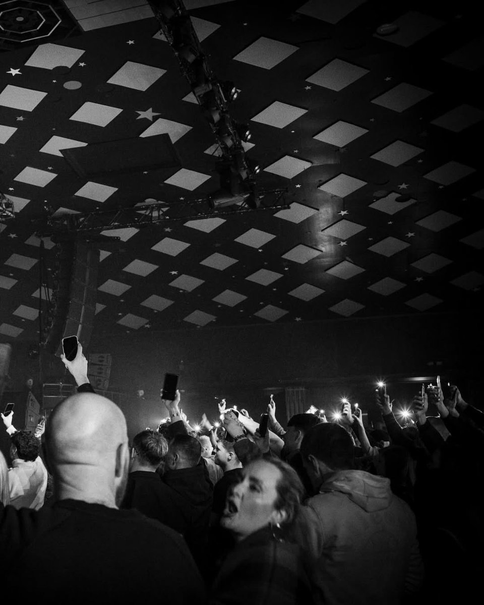 Star.One tweet media