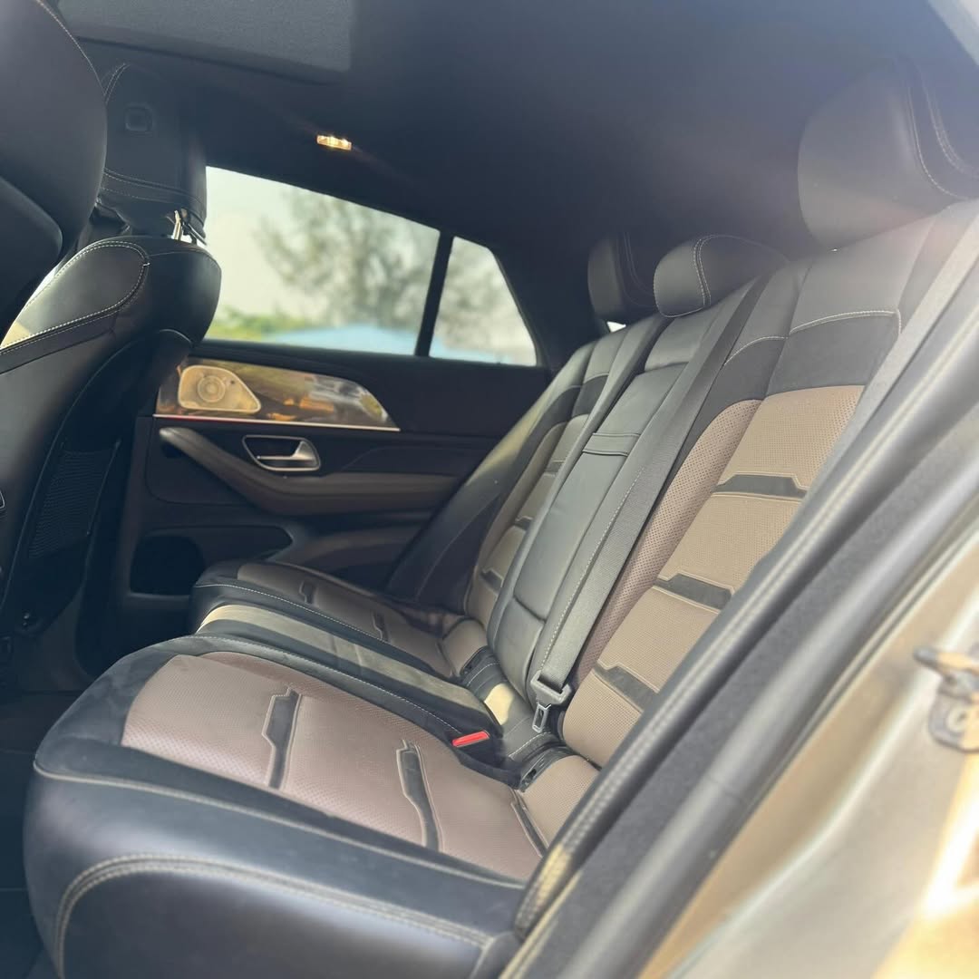Flows_Autos's tweet photo. Foreign used 2021 Mercedes-Benz GLE53 AMG Coupe 🔥🚘

Sporty luxury coupe-SUV featuring AMG performance.
💰 ₦115M
📍 Lagos
📞 08187101819

AMG power 💪
Sleek coupe design ✨
Premium interior + advanced tech 🚀
Clean &amp; well-maintained. 

#MercedesBenz #luxury  #TrendingNews https://t.co/pfpVVPCs6I