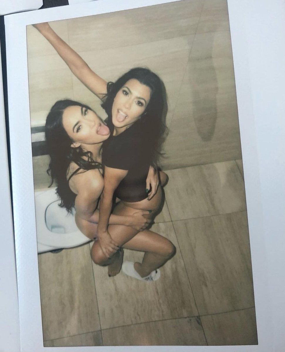 Kardashians Jenner tweet media