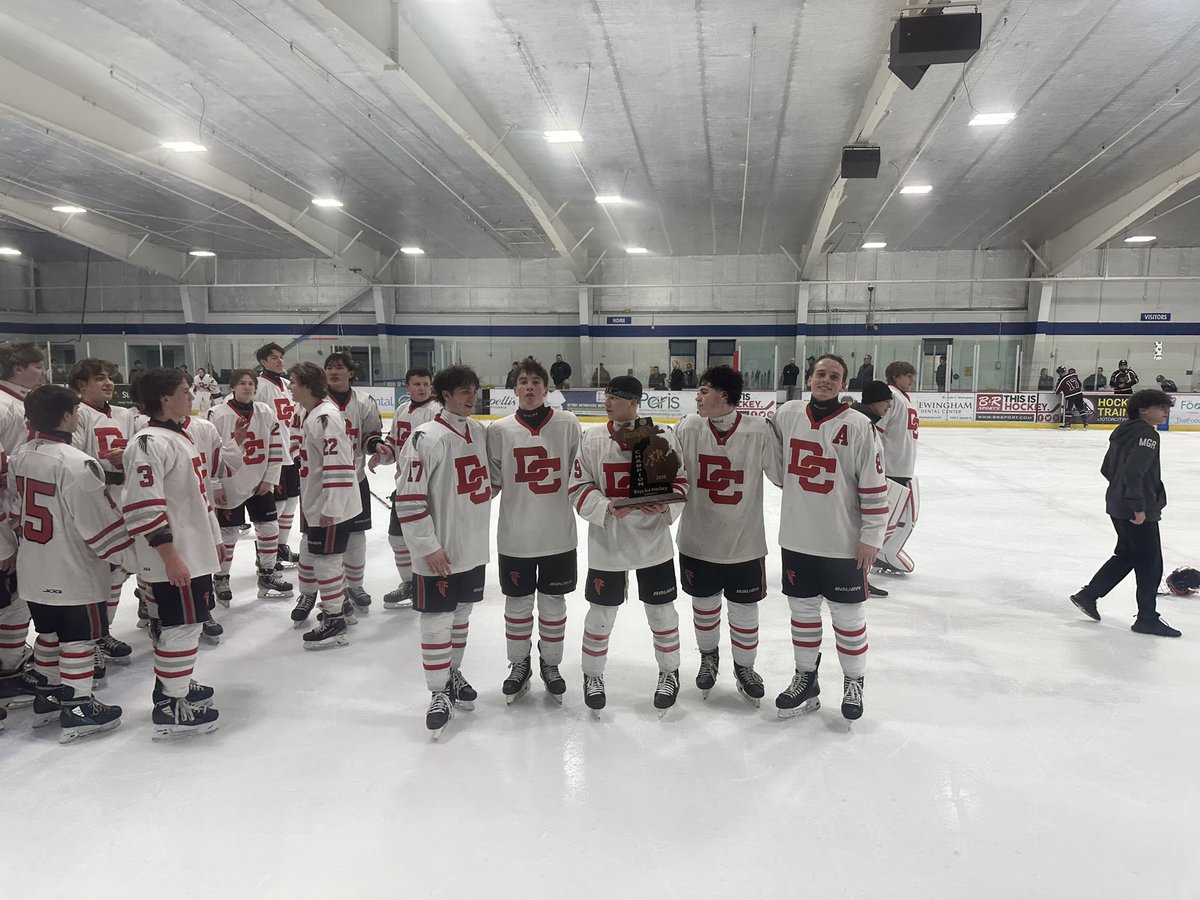 DCHS Athletics tweet media