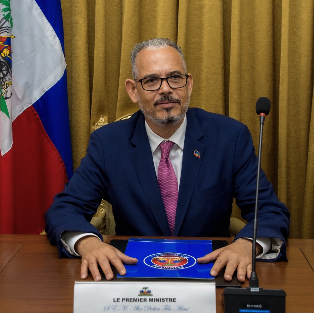 grandsudhaiti's tweet photo. #URGENT❌
La Cour supérieure des comptes et du contentieux administratif a validé un contrat de 500 millions de dollars signé entre plusieurs ministères — dont l’Économie, la Justice, l’Intérieur et la Défense — et la société Evergreen Trading System Limited... #grandsudhaiti https://t.co/BhqirxdsLS