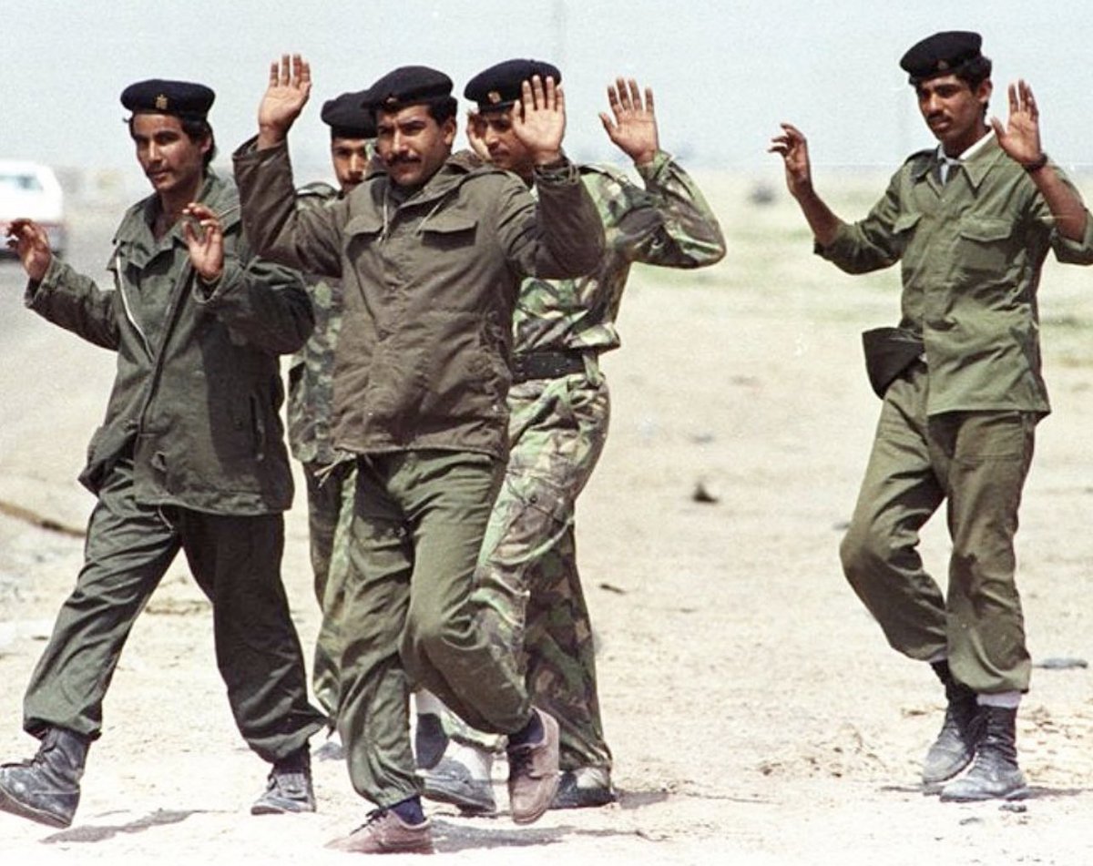 إستسلام قوات الجيش العراقي الغادر لحظة تحرير الكويت عام 1991. 🇰🇼
