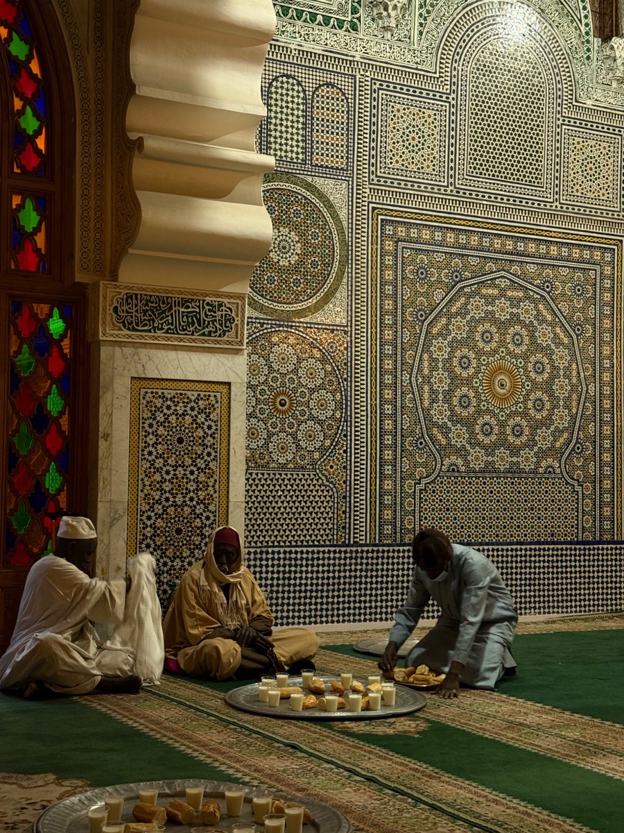 theshahnama's tweet photo. did iftar at the shrine of the sufi saint, sidi tijani in fez, morocco. tijani is heavily revered by the tijaniyya sufi order which is prominent in west africa, primarily in senegal and gambia. his followers come and worship here during the holy months of ramadan and hajj https://t.co/1IwFugu1bq