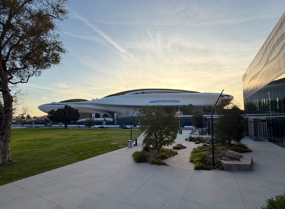 Attractions 360° tweet media