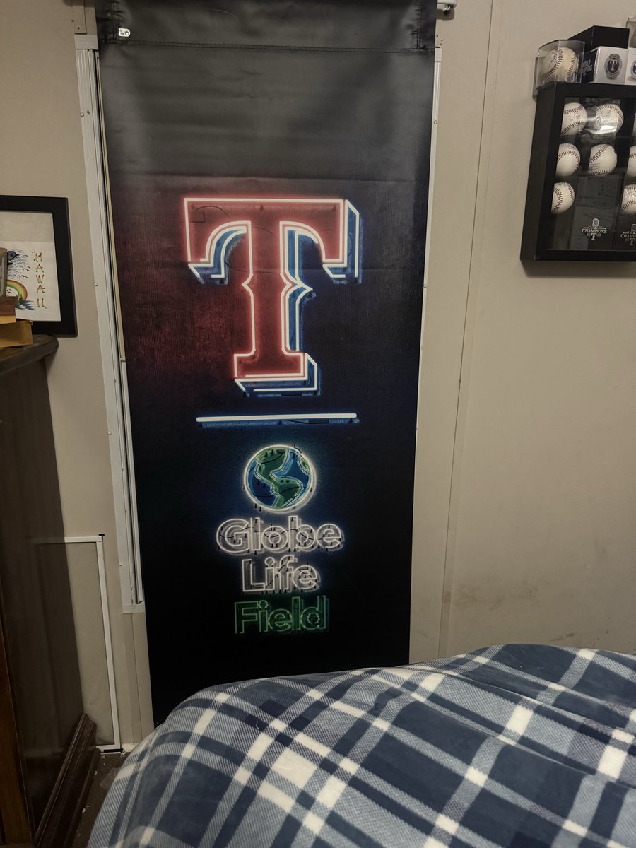TexasAstro's tweet photo. @RangerAuthentic is so awesome.😎 
My new curtains and only $75 ! https://t.co/QsKnJyeZZQ