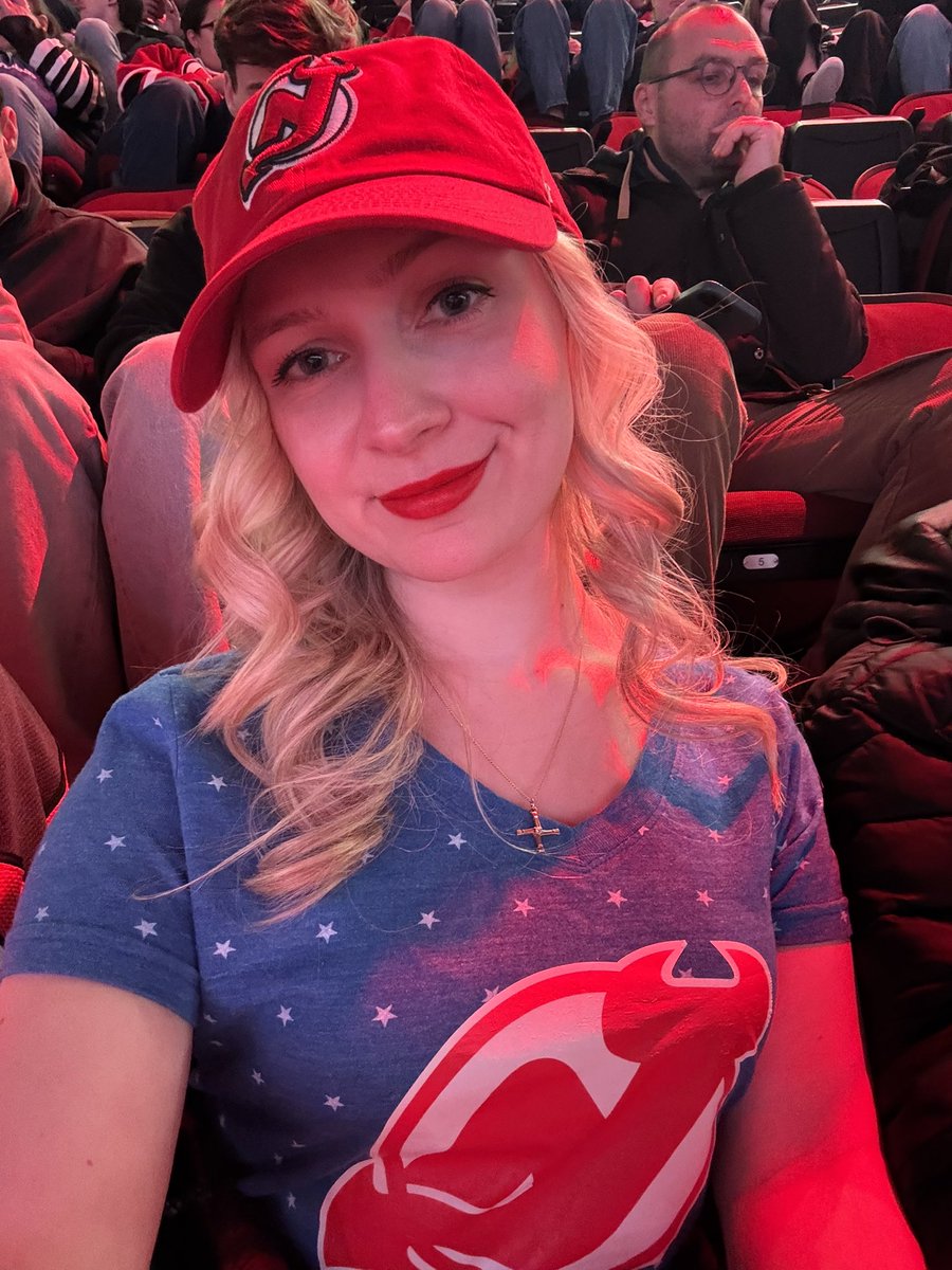 karadevils527's tweet photo. USA-USA-USA 🇺🇸 #NJDevils #PruPics https://t.co/KPTGTUjVmR
