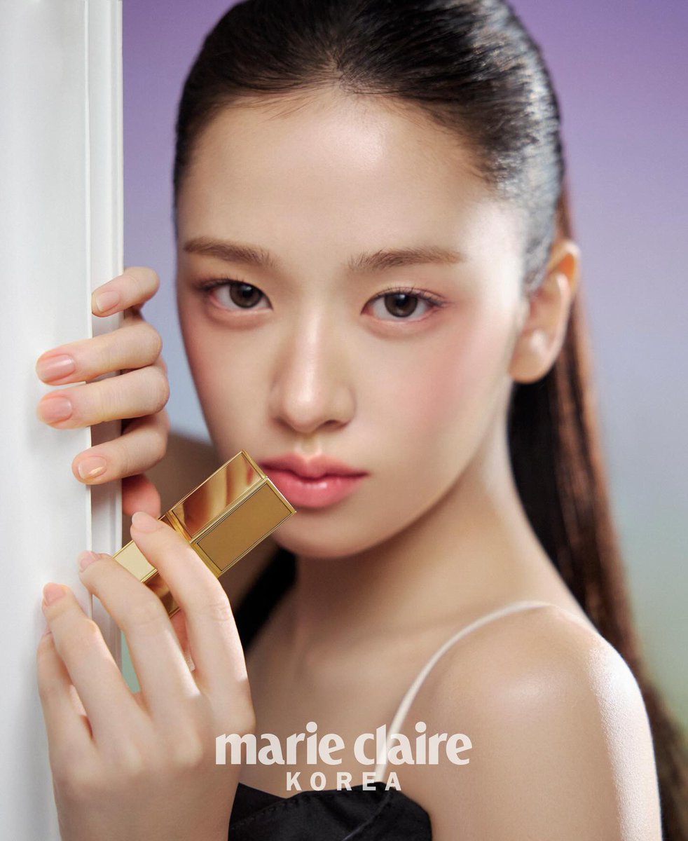 다컸네.. 싶으면 말랑뽀둥이가 그윽하게 쳐다봄