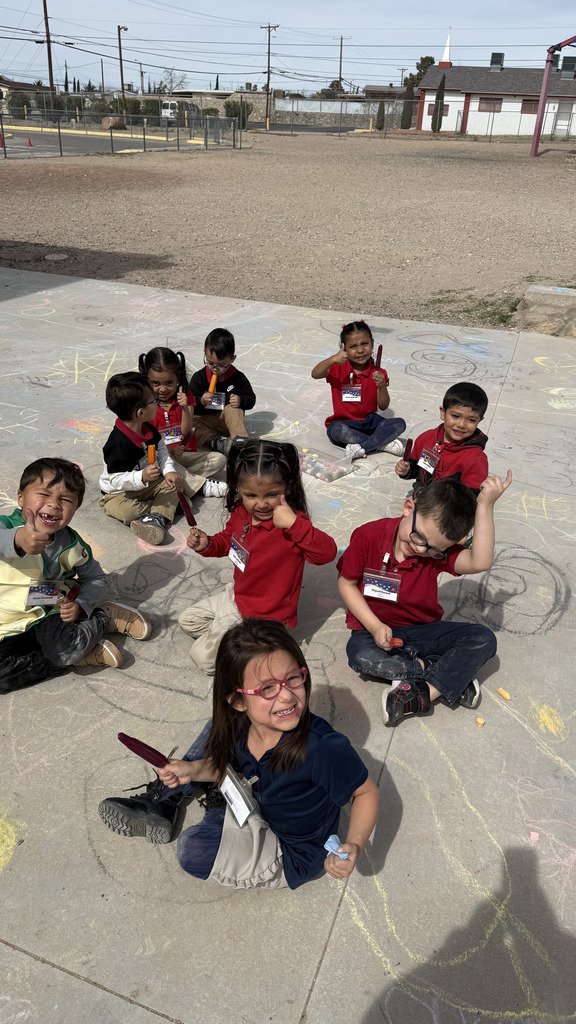 SagelandMicroES's tweet image. Scotties celebrated PBIS with chalk fun! 🎨 Thank you, Scotties, for following expectations and earning this special reward!
@SagelandMicro @AVillanueva_AP
#PBIS #ScottiePride #PositiveBehavior #ScottiesShine