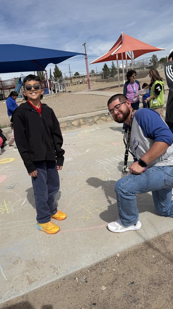 SagelandMicroES's tweet image. Scotties celebrated PBIS with chalk fun! 🎨 Thank you, Scotties, for following expectations and earning this special reward!
@SagelandMicro @AVillanueva_AP
#PBIS #ScottiePride #PositiveBehavior #ScottiesShine