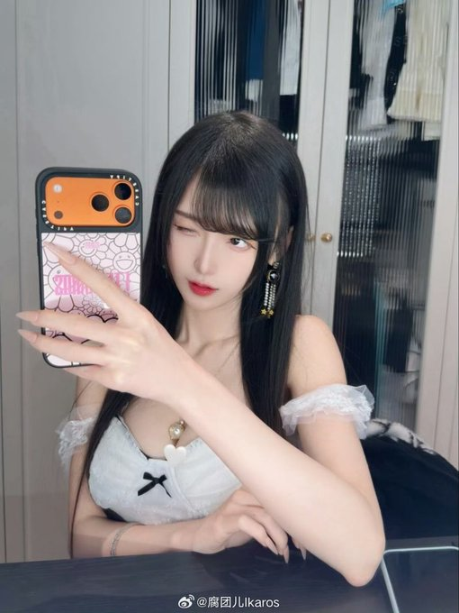 鞋底要壓制你的心靈每一個深度😏 #高跟踩踏
