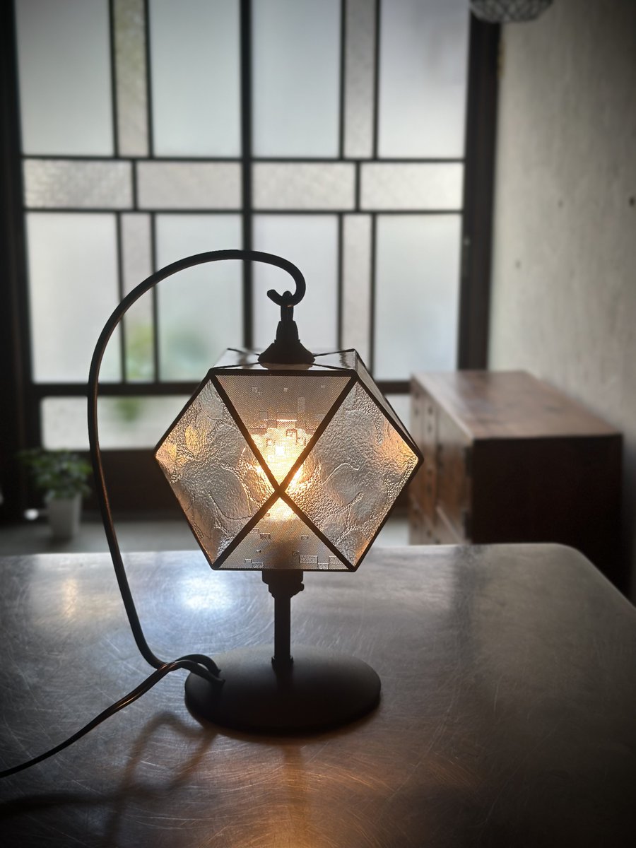 ここ半年で4mm厚の昭和ガラスの作品を 作る機会がぐっと増えました