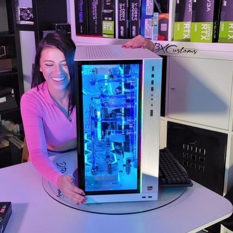 GonzalezEl5704's tweet photo. I want to show some love to   for this beautiful custom build! I'm beyond excited to game and so much more on  she's a beautiful baddie! Thankyou for giving me exactly what I wanted! Swipe to see her insides! 🤣

#
Specs:
RYZEN 5950X 16 core 32 Thread... https://t.co/aSepqshyIl