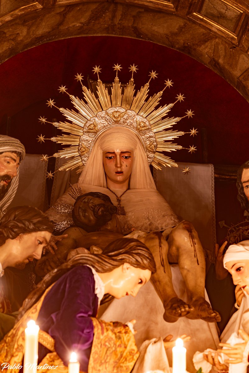 Culmen del barroco Sevillano

<a href="/SgdaMortaja/">Hdad Sagrada Mortaja</a>