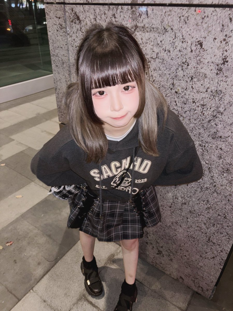 最近都在吃飯睡覺打東東