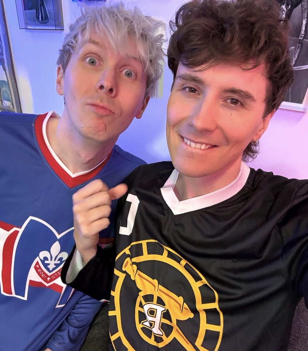 WE’RE GOING TO THE COTTAGE

the last episode of Dan and Phil reacting to Heated Rivalry is now up on patreon.com/danandphil for the pham tier!!

ty for supporting us through all the crying..and clapping