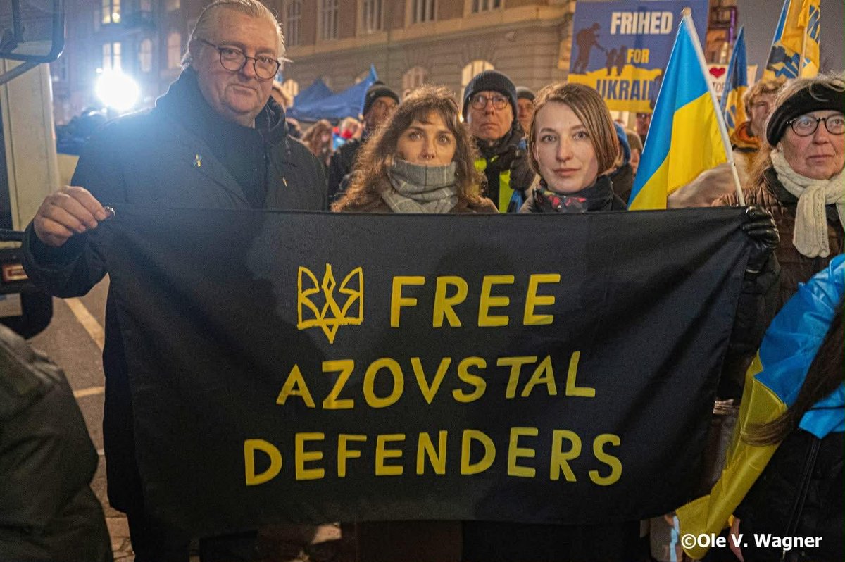 CarlFuttrup's tweet photo. Går dagens begivenheder , hjælp og støt Ukraine , deres frihedskamp er også Europas , derfor skal der hjælpes mere https://t.co/1GJGPUj4L2