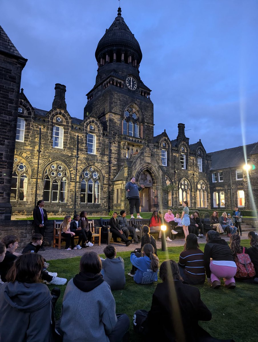 Leeds Diocesan Youth Service tweet media