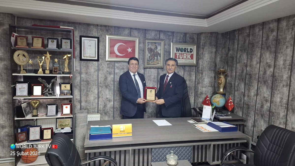 İş Dünyası Platformu olarak Genel Başkanımız Fuat Bodur, Genel Bşk Yrdcısı Şeyhmus Öten ve Ekrem Serhanoğlu ile birlikte World Türk TV’deydik. Yayın Yönetmeni Mehmet Erdağ ile iş dünyasının gündemine dair verimli bir söyleşi gerçekleştirdik.
Nazik davetleri için teşekkür ederiz.