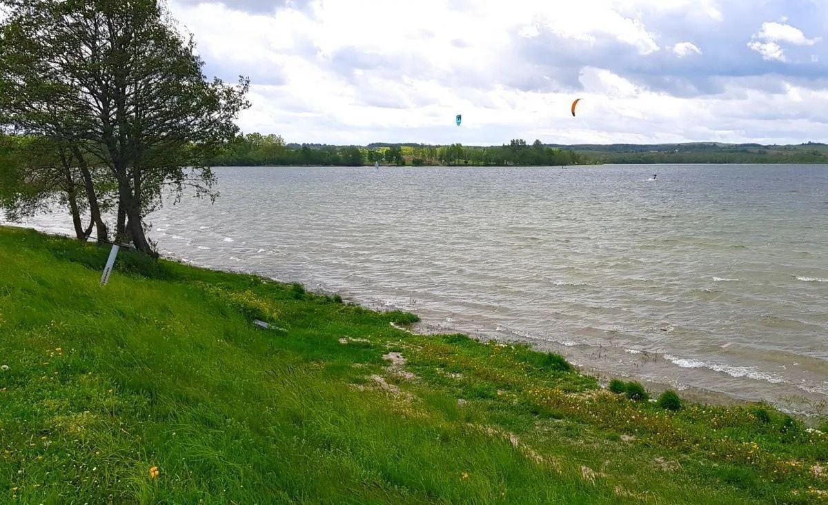 Tourism_Eye's tweet photo. بلدة Vievis تبعد 40 كم غرب العاصمة اللينوانية Vilnius
من معالمها
بحيرة Vievis Lake
متحف المعدات الثقيلة Keliu muziejus Automagistrale
متحف Lietuvos geologijos tarnybos Žemės gelmių informacijos
 centras https://t.co/8kU1ZLB6rL
