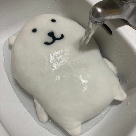 เที่ยวบินตี 1 โดนโทรมาถามตอนสองทุ่มว่าอยู่ส่วนไหนของสนามบิน แต่ตัวเราดันนั่งกินปิ้งย่างอยู่สยาม