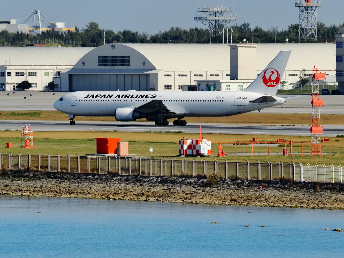 🛬 JA622J B767-300 #JAL #日本航空 #沖縄 #瀬長島 #ウミカジテラス