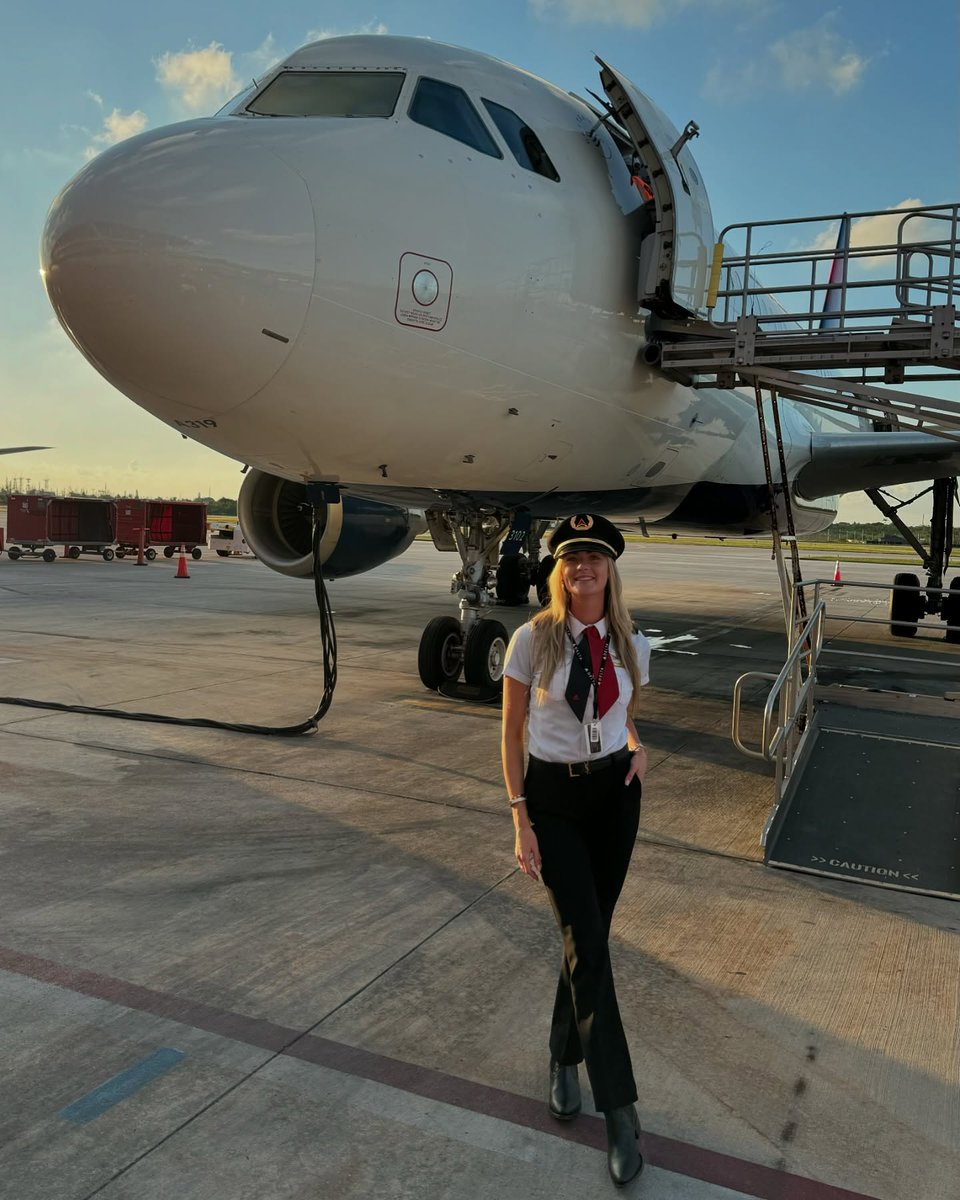 larissa_flying's tweet image. In Delta's cockpit, we perfect standard flight procedures and infuse every route with our passion for the skies.✈️🩵
#DeltaAirLines #PilotLife #FlightDeck #Aviation #FlyDelta