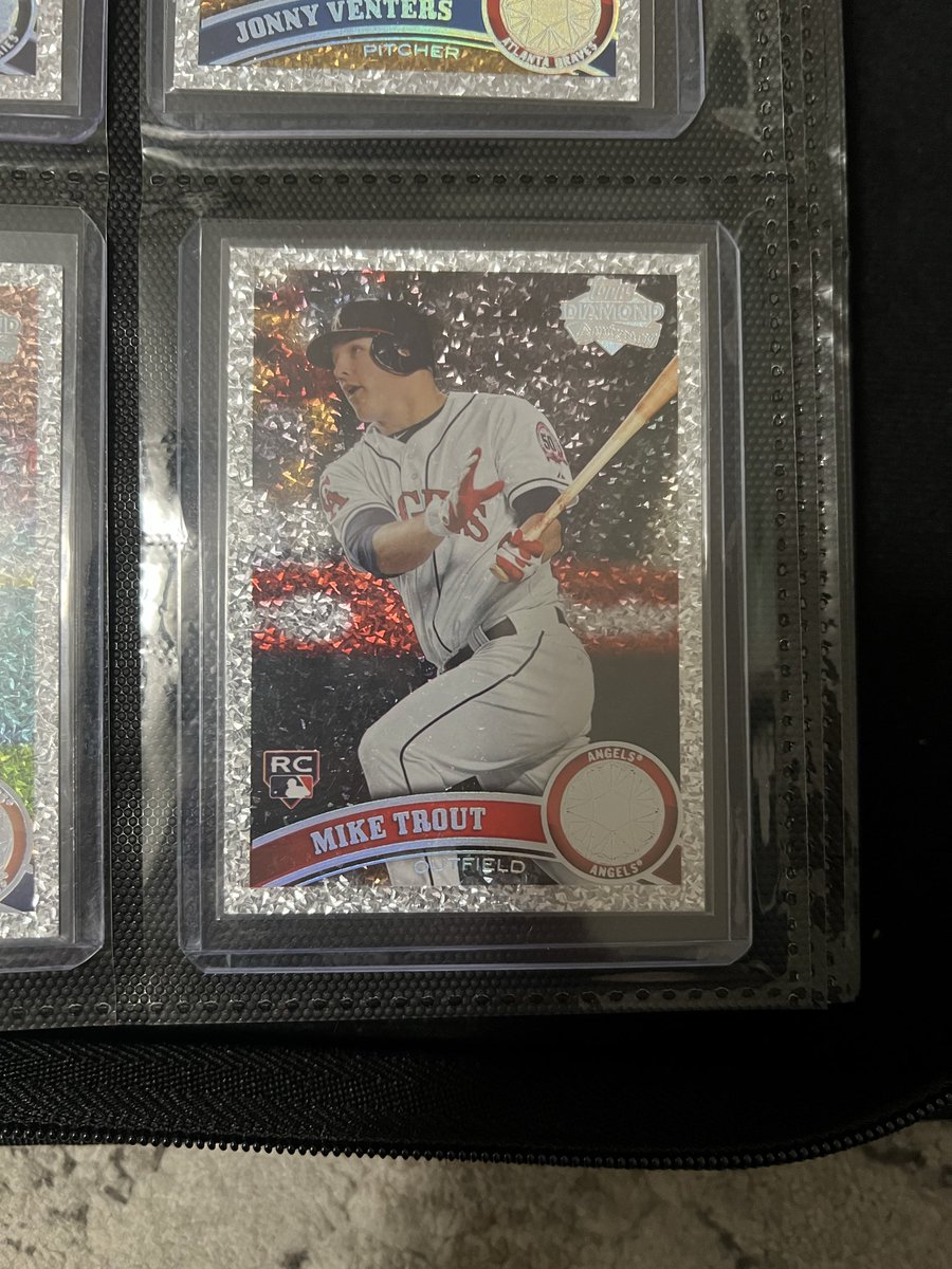 BenvieJonathan's tweet photo. 2011 Topps Series 1 Diamond Anniversary Set ✅
2011 Topps Series 2 Diamond Anniversary Set ✅ 
2011 Topps Update Diamond Anniversary Set  ✅ 

The design has been one of my all-time favorites! 
@CardPurchaser 
@tradingcarddb https://t.co/w7l9xt4aGz
