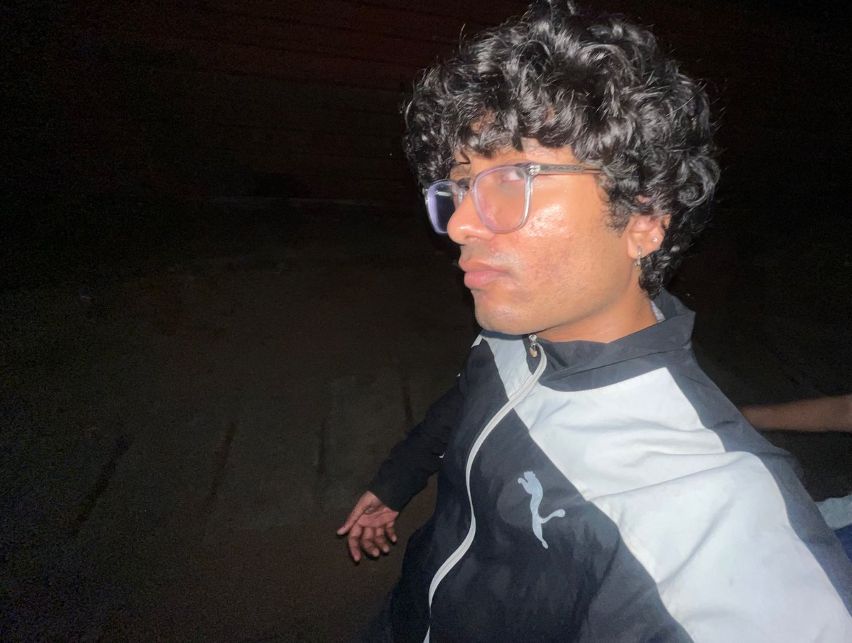 vadapurv's tweet photo. can’t believe i’ve turned into someone who runs 5k at 2 am on a vacation https://t.co/o59lN6Kyom