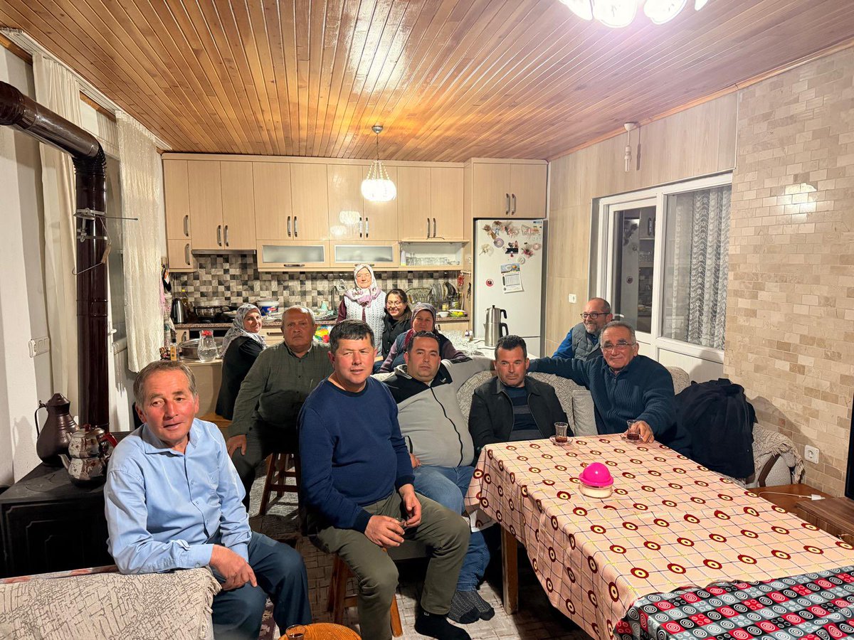 📍ÇAMLIKÖY 

Çamlıköy, Yayla Palamut, Yuvacık,Sütleğen,Çamlıova,Aklar Mahalle Başkanlarımız ve Teşkilat mensuplarımız ile birlikte iftarda buluşarak mahallelerimizin talepleri üzerine istişarelerde bulunduk.