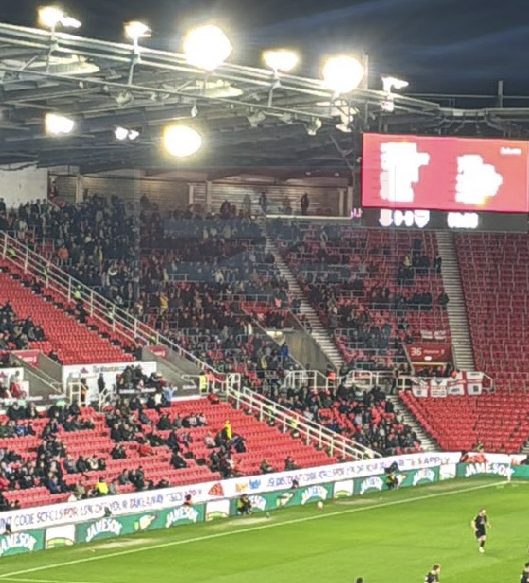footyawayday's tweet image. Oxford United fans at Stoke City tonight #oufc #SCFC

Credit: Pedro