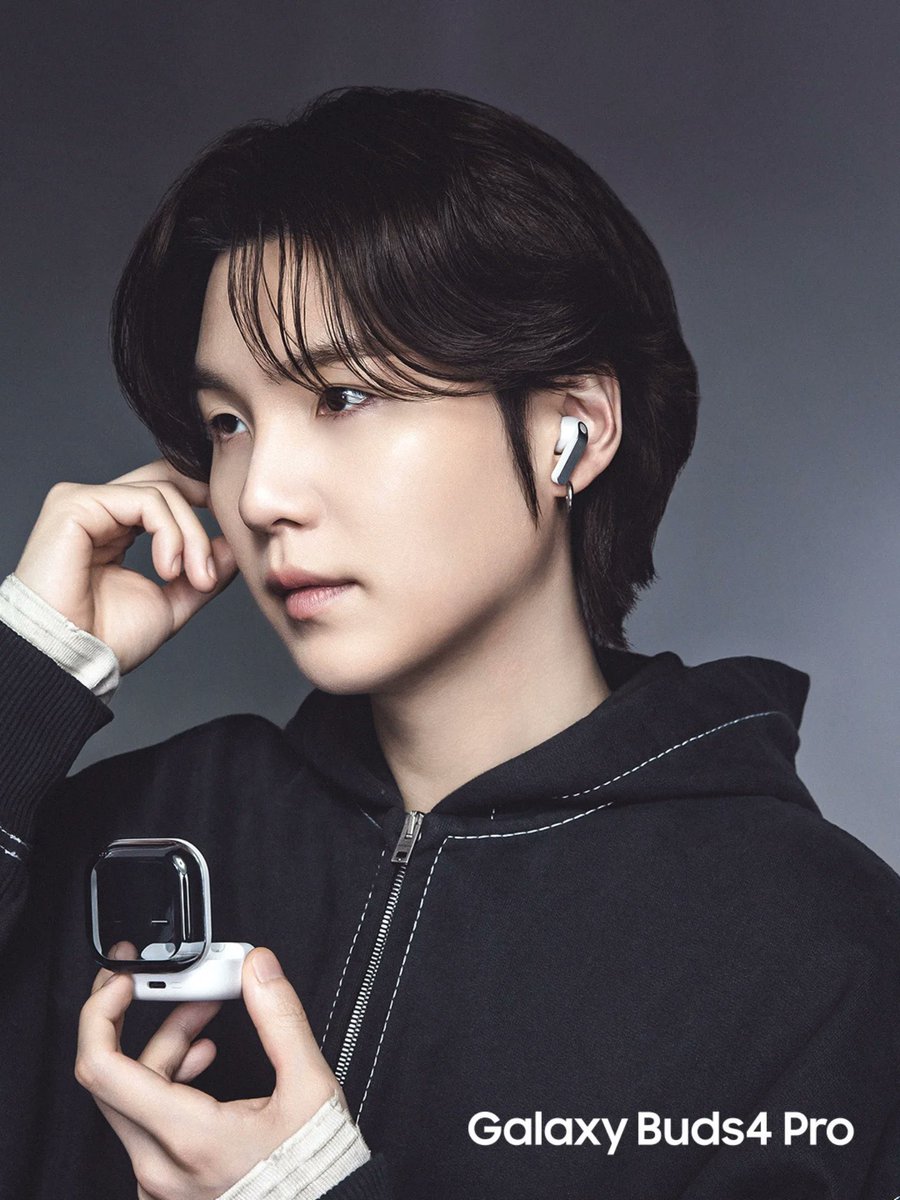 New photos of #SUGA for Galaxy Buds4 Pro (1) 

instagram.com/p/DVMUoBwk-CN/…
SUGA X SAMSUNG 
#SUGAxSAMSUNG