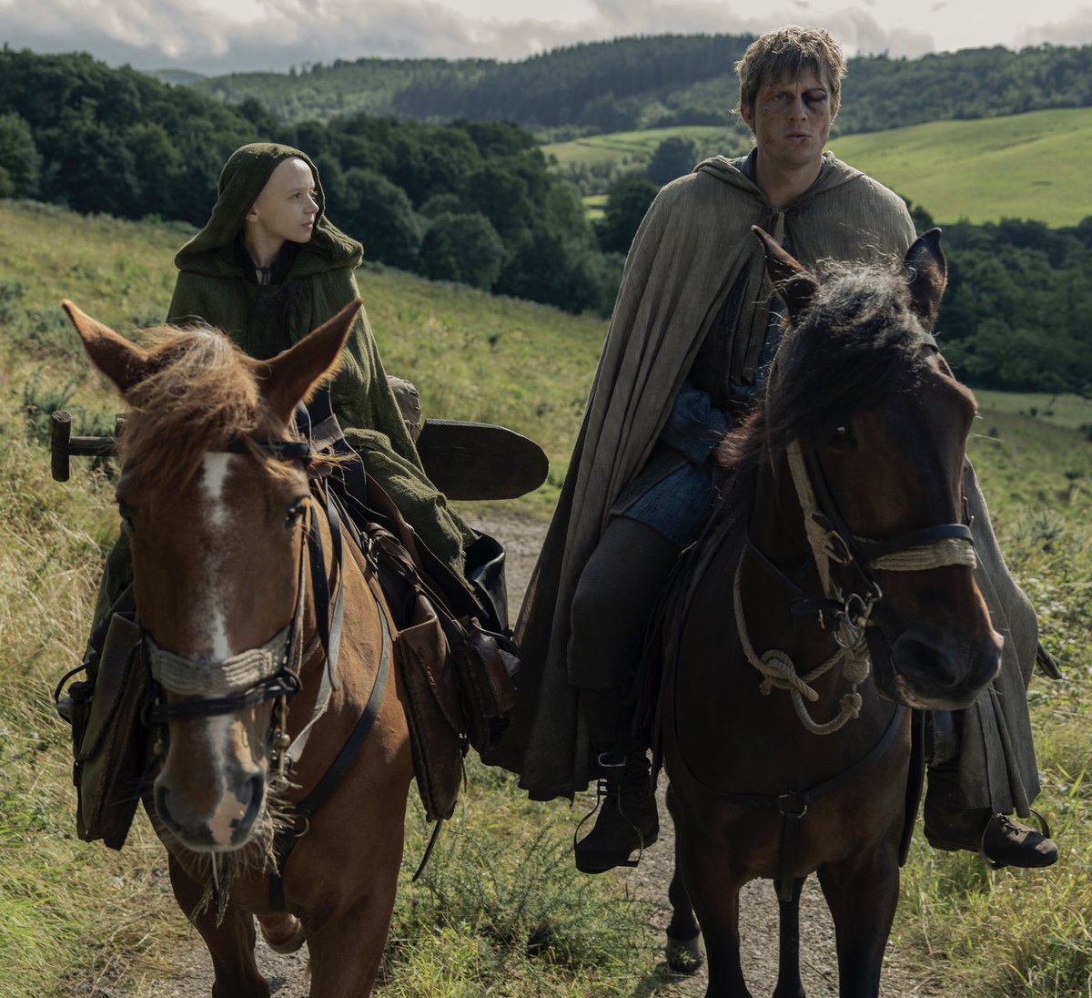 WardenWesteros's tweet photo. Mi Review de #AKnightOfTheSevenKingdoms
Una adaptación muy fiel al primer Cuento de Dunk y Egg de George R. R. Martin donde todos los actores estan de 10. En especial Peter Claffey y Dexter S. Ansell, Bertie Carvel, Finn Bennett y el robaescenas Daniel Ings como Lyonel Baratheon. https://t.co/FOmkMESqIh
