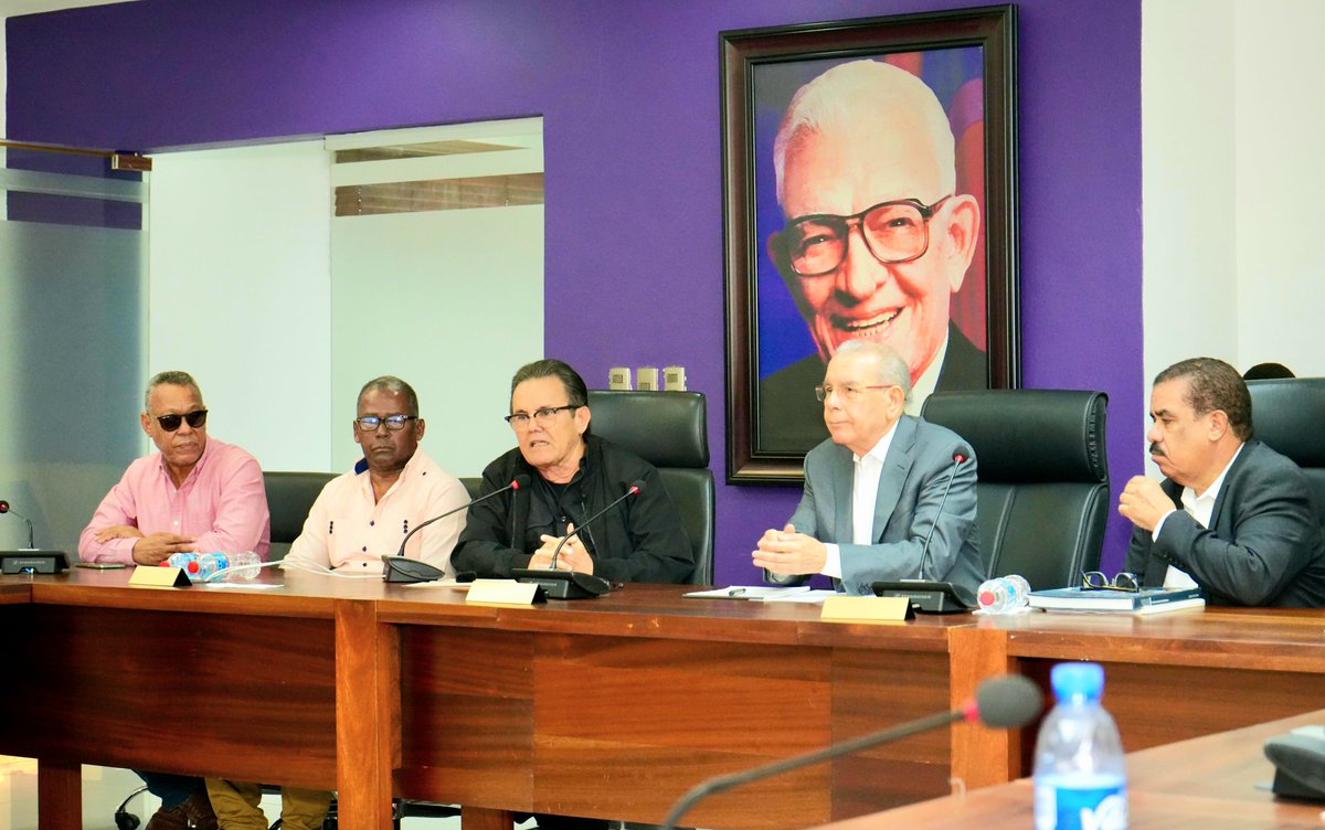 PLDenlinea's tweet photo. #PortadaPrincipalPLD | Gobierno del PRM ignora la importancia de los profesionales agropecuarios.
@DaniloMedina brinda el respaldo del Partido de la Liberación Dominicana (#PLD) a los reclamos de la Asociación Nacional de Profesionales Agrícolas (ANPA).
AMPLIAR: https://t.co/RMZVoQyHkh
