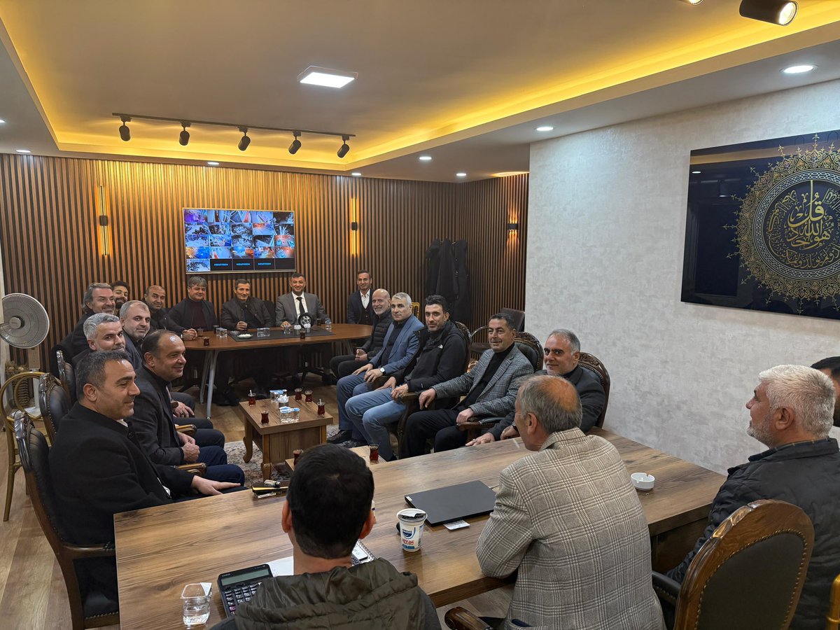 HabizbinililerD's tweet photo. 📍İlimizde oto lastik sektöründe faaliyet gösteren kıymetli gönüllümüz-bağışçımız “Çağlayan Kardeşler Oto Lastik” firmamızın  gönül sofrasına misafir olduk. 
@erkanncaglayan https://t.co/VYWykpVpwA