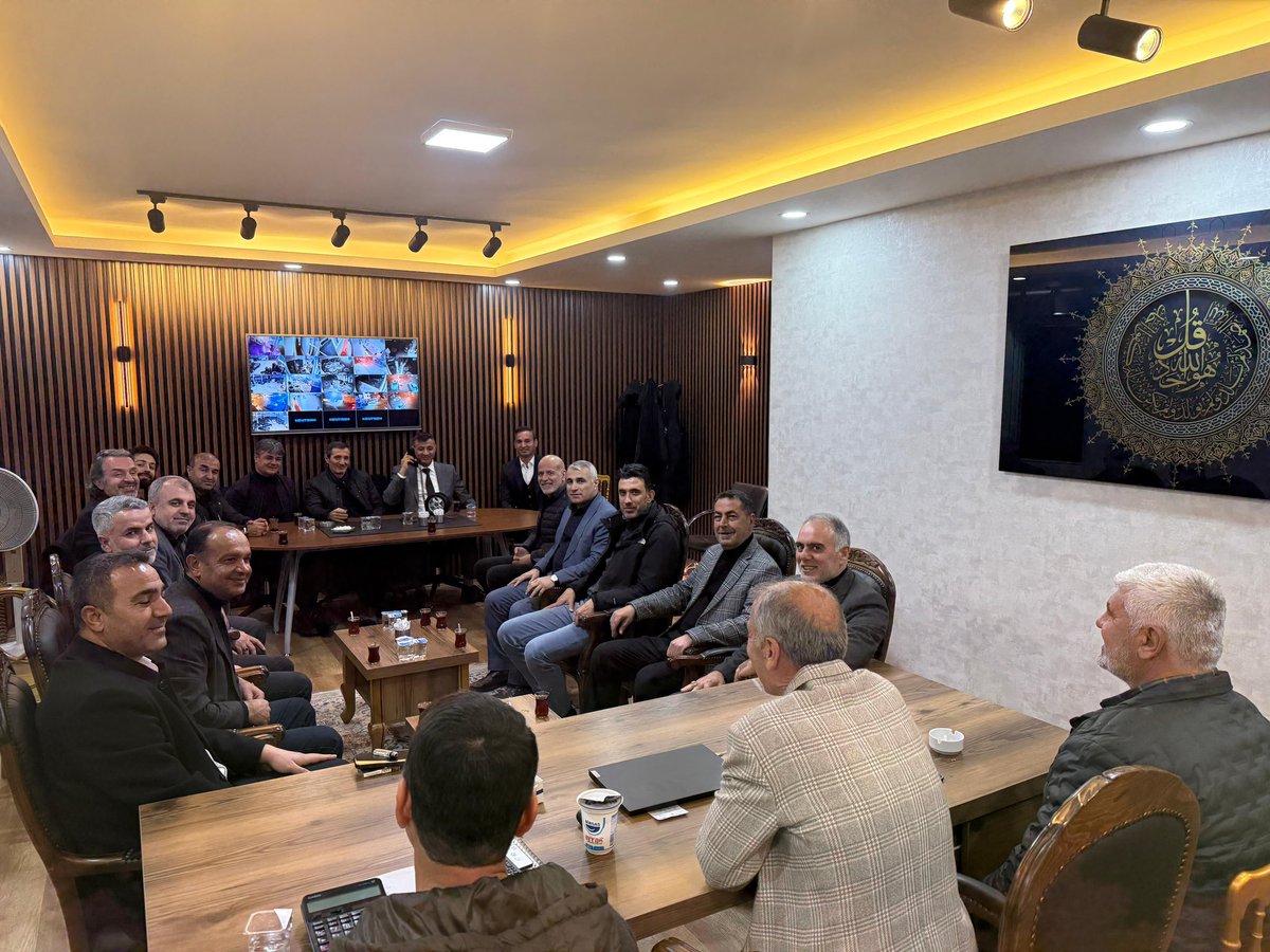 HabizbinililerD's tweet photo. 📍İlimizde oto lastik sektöründe faaliyet gösteren kıymetli gönüllümüz-bağışçımız “Çağlayan Kardeşler Oto Lastik” firmamızın  gönül sofrasına misafir olduk. 
@erkanncaglayan https://t.co/VYWykpVpwA