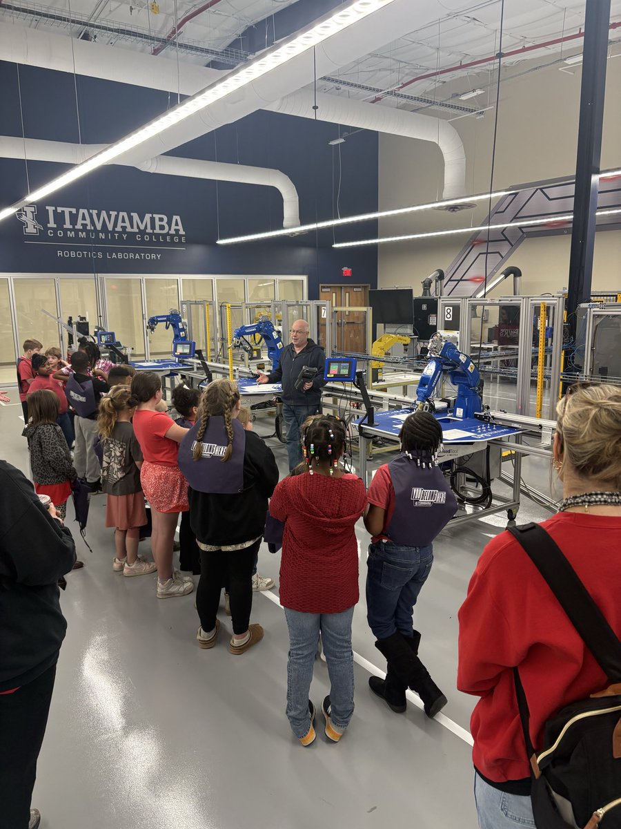 mindi_k_stout tweet media