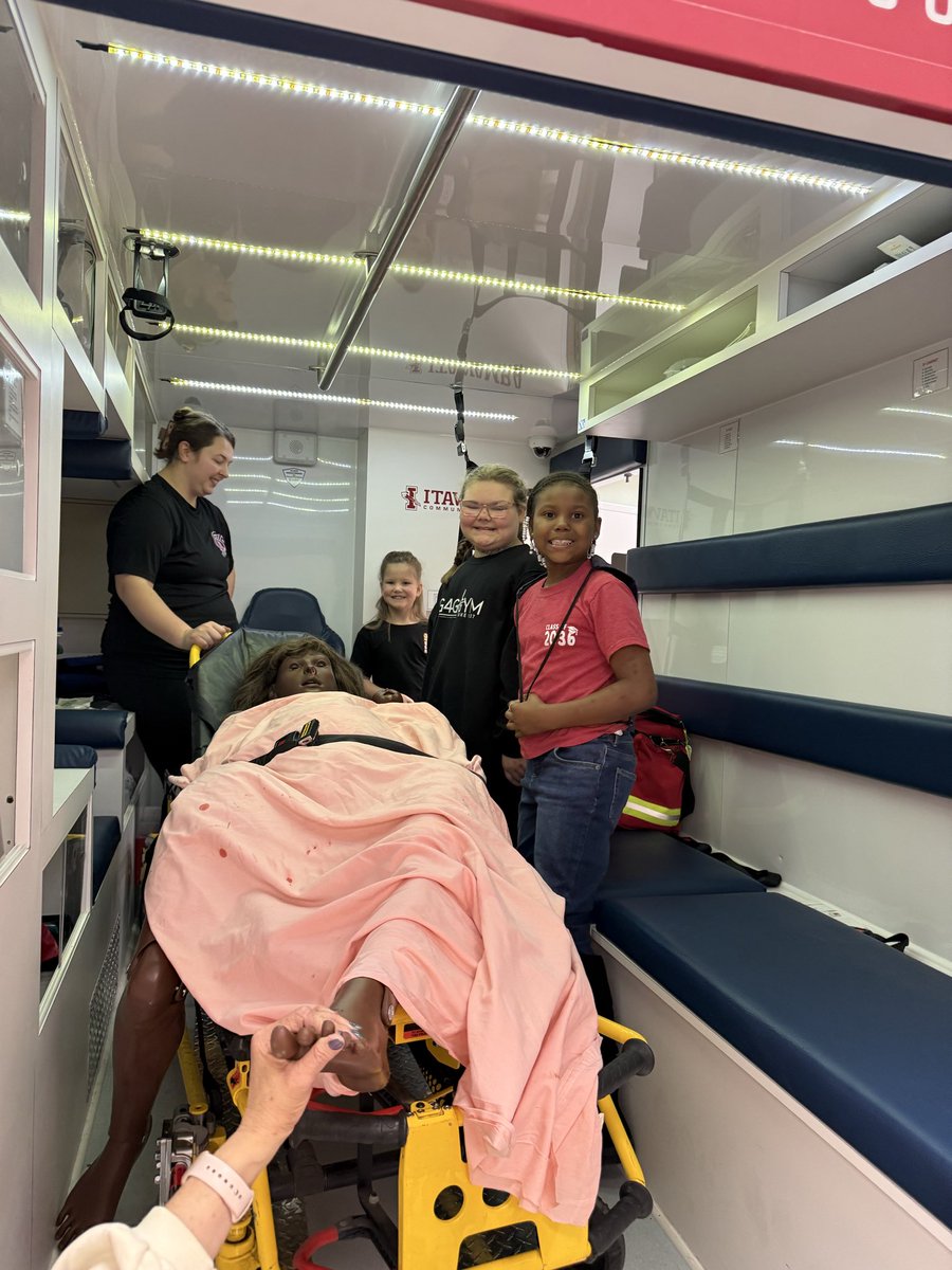 mindi_k_stout tweet media