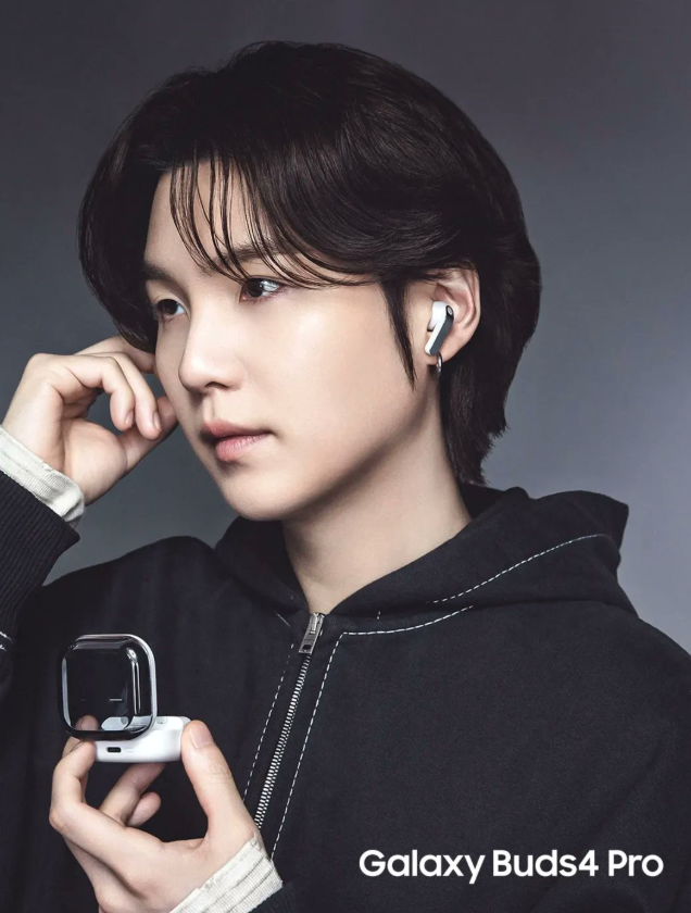 AboutMusicYT's tweet photo. Suga of BTS in new promotional photos for Samsung. https://t.co/LnNHtMdOfG