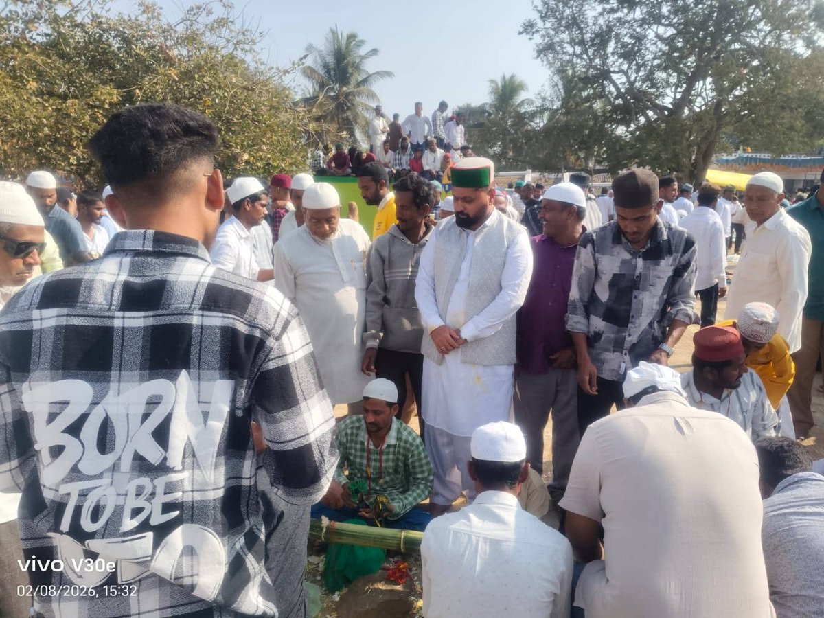 SayedSKhadri's tweet photo. @HULGUR DARGAH JHANDA PROGRAME https://t.co/ukZyjldIbO
