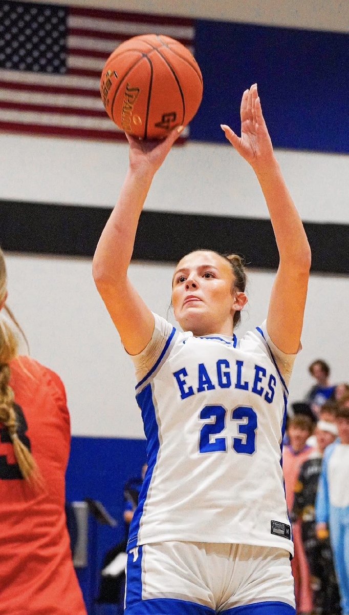 EJCExam_Sports's tweet photo. Congrats to The Examiner/Courier-Tribune Athletes of the Week for Week 23: @girls_gvhoops' @bellabollinger &amp; Liberty boys basketball's Luke Maher! @GVHSActivities 
Week 23 Examiner/Courier-Tribune Athletes of the Week: Luke Maher and Bella Bollinger https://t.co/dleSv8MapW https://t.co/FuhIoDFpln
