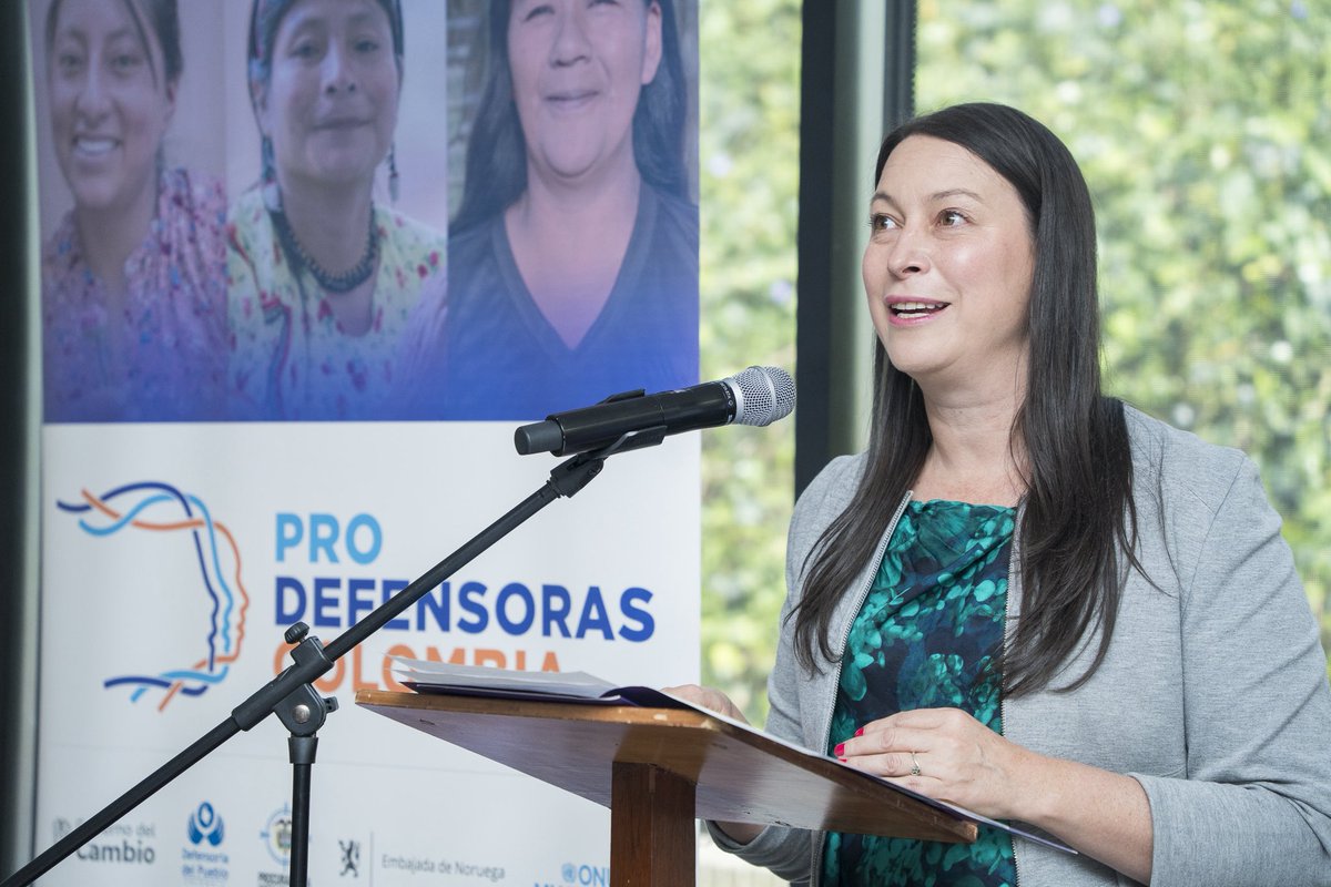 MisionONUCol's tweet photo. Proyectos productivos de mujeres firmantes del #AcuerdoDePaz y campesinas de Icononzo #Tolima y Algeciras #Huila presentaron en Bogotá sus emprendimientos y un desfile de moda, como parte de la iniciativa #ProDefensoras apoyado por @ONUMujeresCol @LIMPALCOLOMBIA y @NoruegaenCOL https://t.co/lAJgwLV0ld