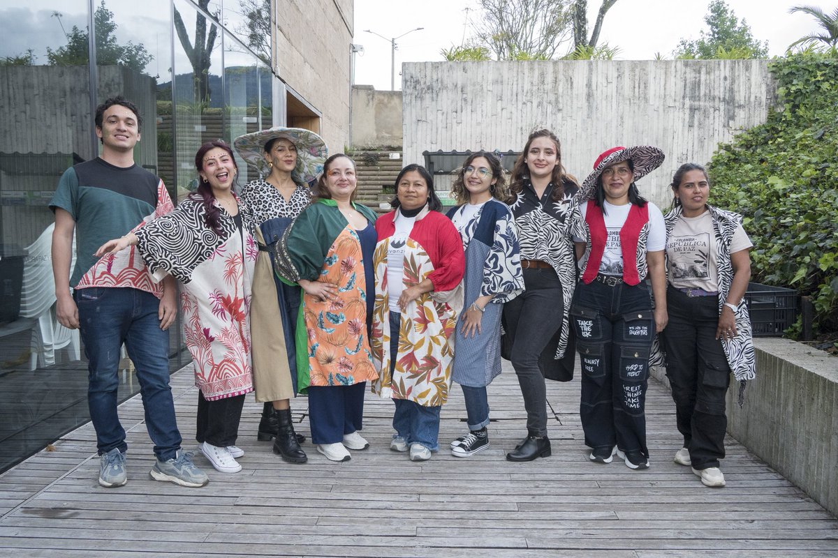 MisionONUCol's tweet photo. Proyectos productivos de mujeres firmantes del #AcuerdoDePaz y campesinas de Icononzo #Tolima y Algeciras #Huila presentaron en Bogotá sus emprendimientos y un desfile de moda, como parte de la iniciativa #ProDefensoras apoyado por @ONUMujeresCol @LIMPALCOLOMBIA y @NoruegaenCOL https://t.co/lAJgwLV0ld
