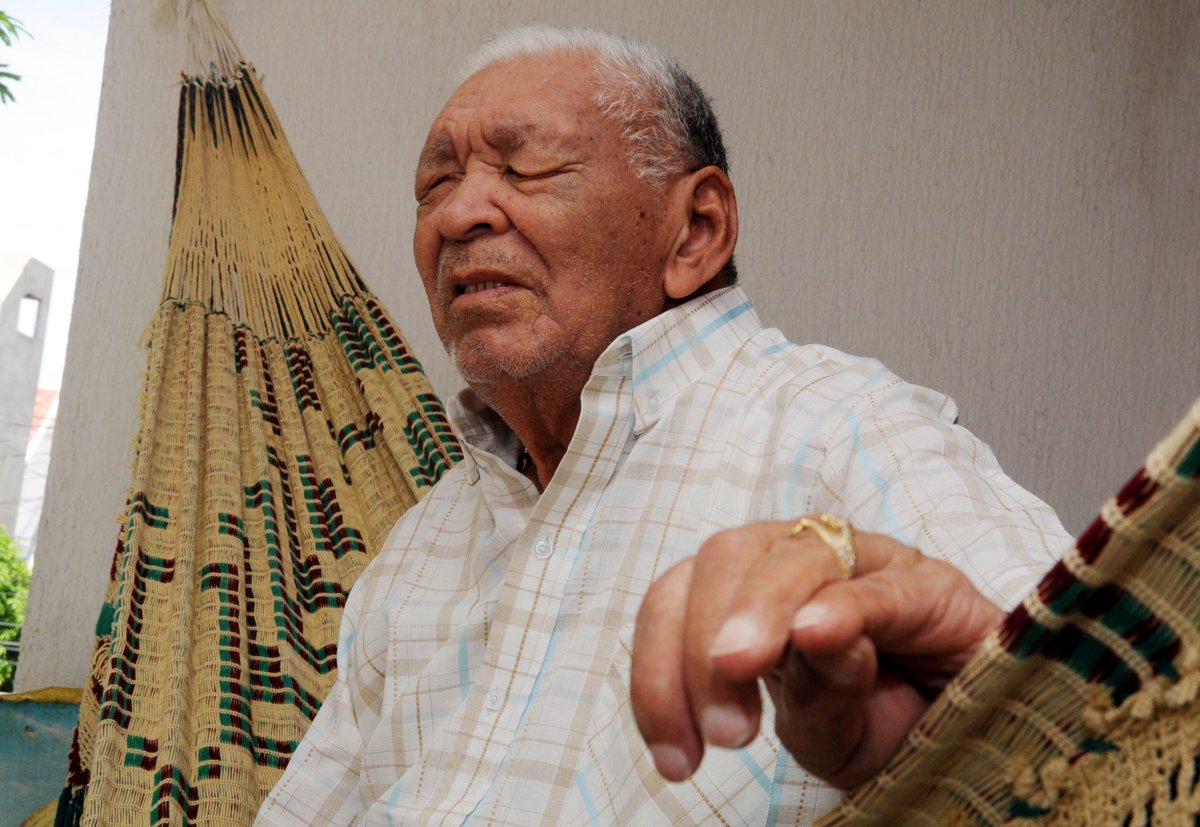 “Cuando Leandro hizo la canción "Misterio", me llamó y me la cantó diciéndome que era mía. Más adelante, escuché la canción en la voz de Jorge Oñate y comenzó la preguntadera de los paisanos...", explicó María Elena Daza.

panoramacultural.com.co/musica-y-folcl… #Vallenato