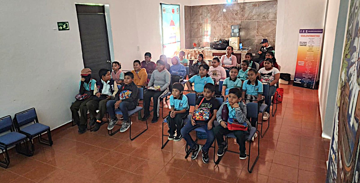 apicampeche's tweet image. En el marco del Programa “Visita tu Faro”, realizaron un recorrido guiado por las instalaciones. La #Apicam promueve la cultura, la sana convivencia y el valor histórico de este inmueble.  #APICAM #DirecciónDeVinculación #GobiernoDeTodos (2/2)