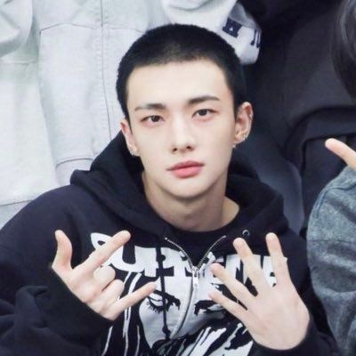 GingerJeonginn's tweet photo. a duo I made up https://t.co/uWTgDECUid